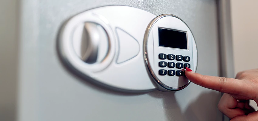 Jewelry Safe Cracking in Homeland, California